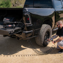 Load image into Gallery viewer, 450P Automatic Portable Compressor Stealth Black 12 volt